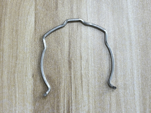 Clip personalizat pentru corp T de s&acirc;rmă din oțel inoxidabil de la Spring Machine