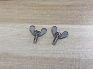 Ștanțare personalizată și prelucrare CNC șuruburi cu aripă din alamă M8 